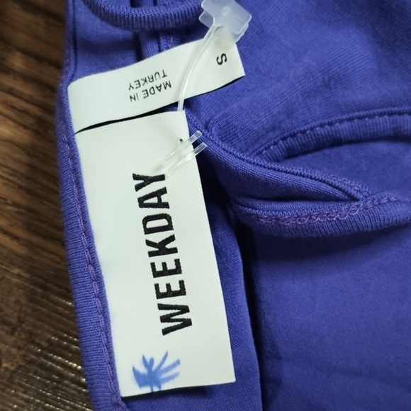 Weekday Purple Halter Shoulderless Crop Top GGG - Picture 2 of 5